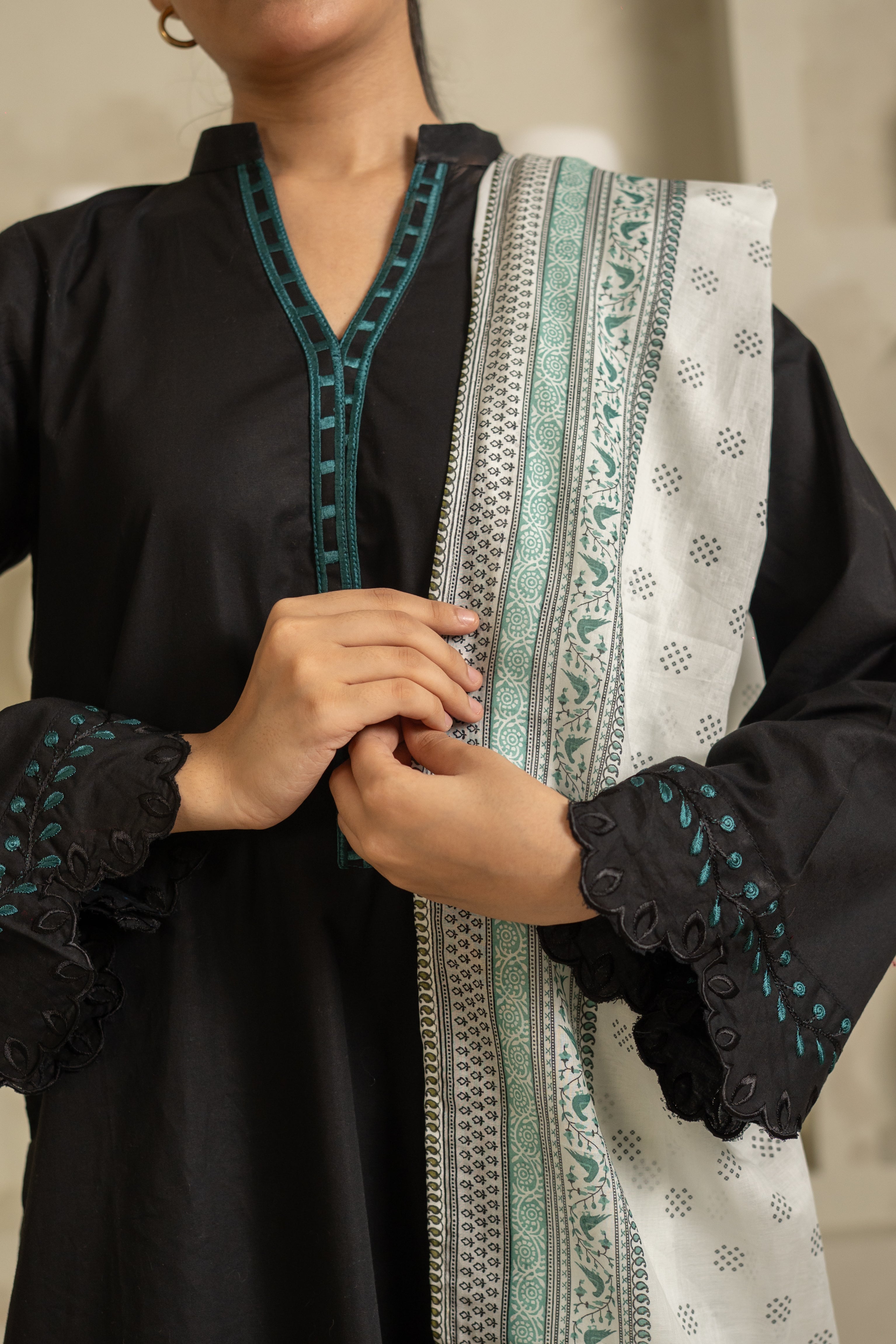 SIA SET 3pc (Farshi shalwar)